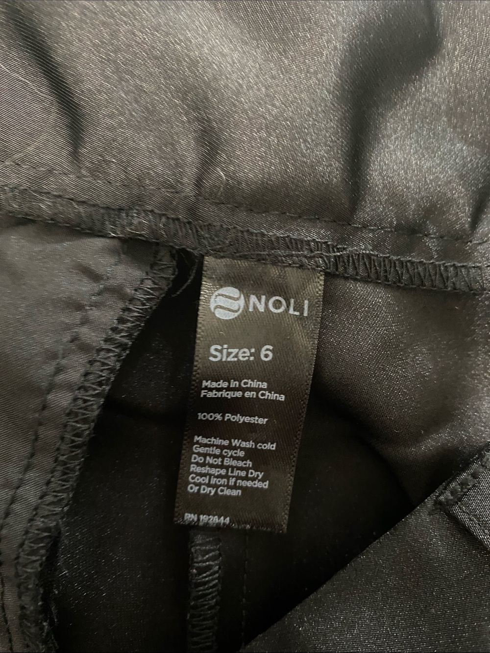 Noli Wide-Leg Satin Cargo Pants in Black Womens Size 6 - Picture 8 of 9
